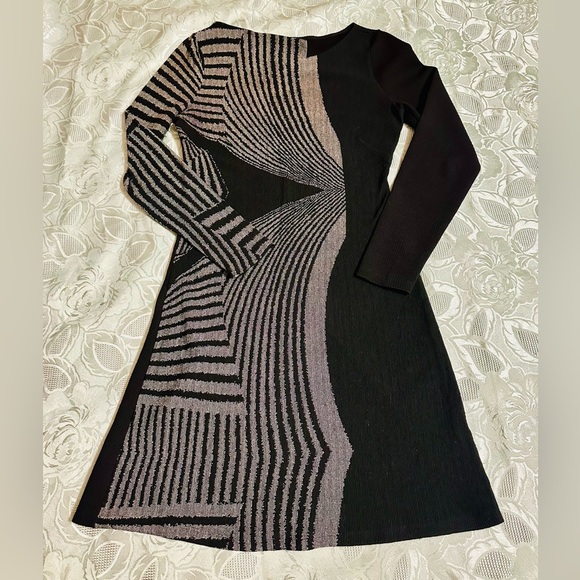 Luc FoNTaiNe Dresses & Skirts - Long Sleeve Black Dress with Geometric Knit